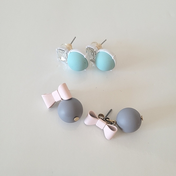 Set of 2 Pastel Colored KOREAN Stud Earrings -Bow Design & Rhinestone Design - Picture 7 of 8